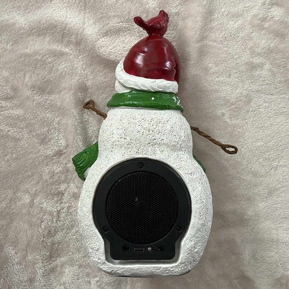 iessentials Rechargeable Wireless Holiday Speaker with Ambient Lighting - Picture 8 of 9